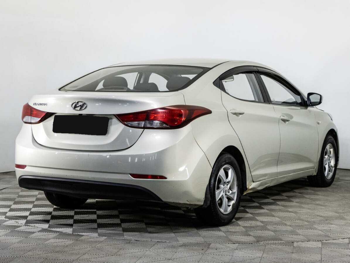 Купить Hyundai Elantra с пробегом. Фото: #4