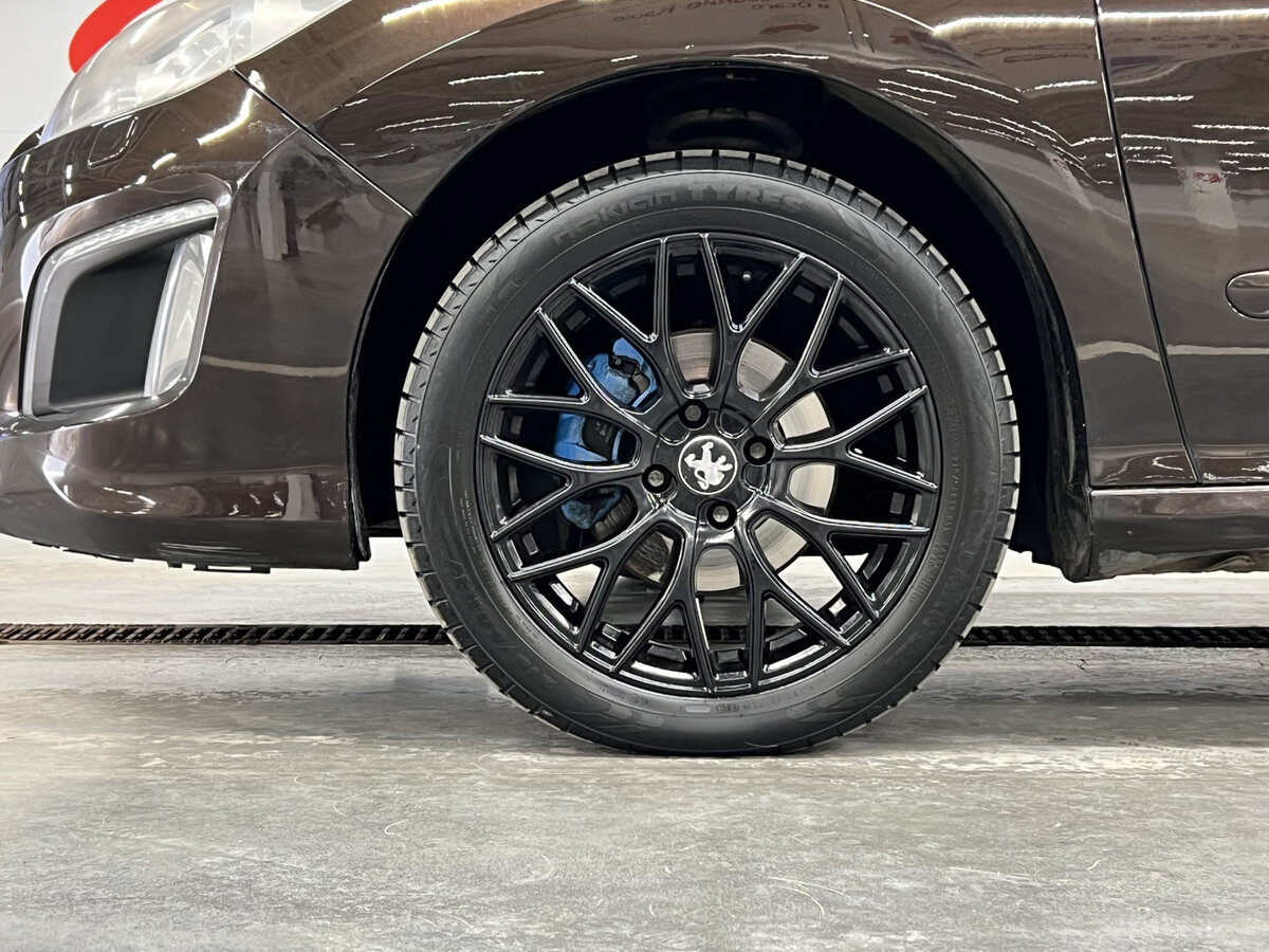 Купить Peugeot 308 с пробегом. Фото: #16