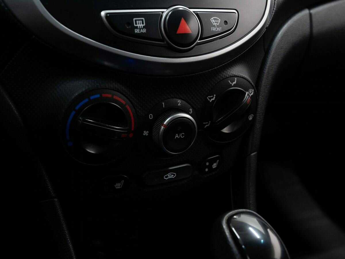 Купить Hyundai Solaris с пробегом. Фото: #17