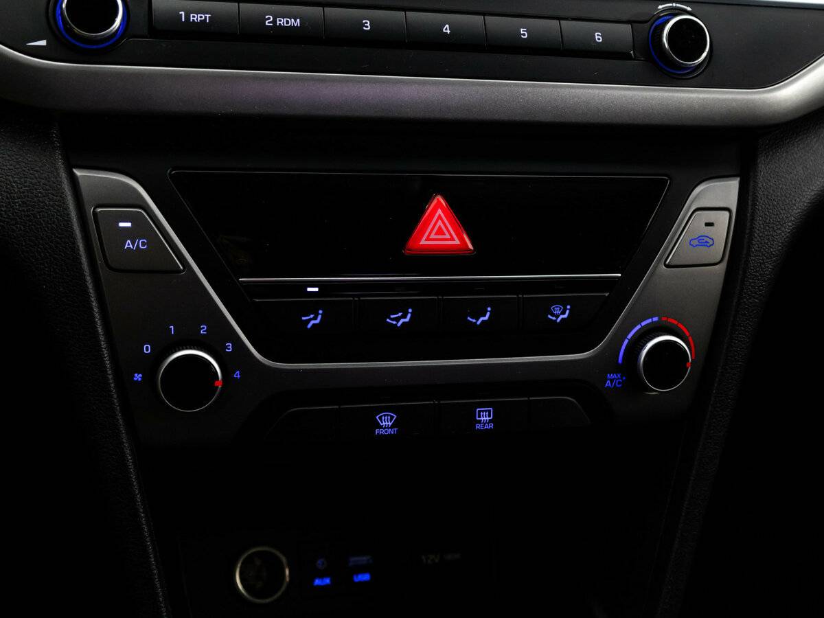 Купить Hyundai Elantra с пробегом. Фото: #10