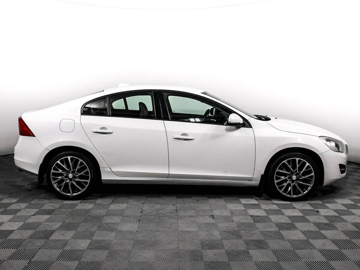 Купить Volvo S60 с пробегом. Фото: #3