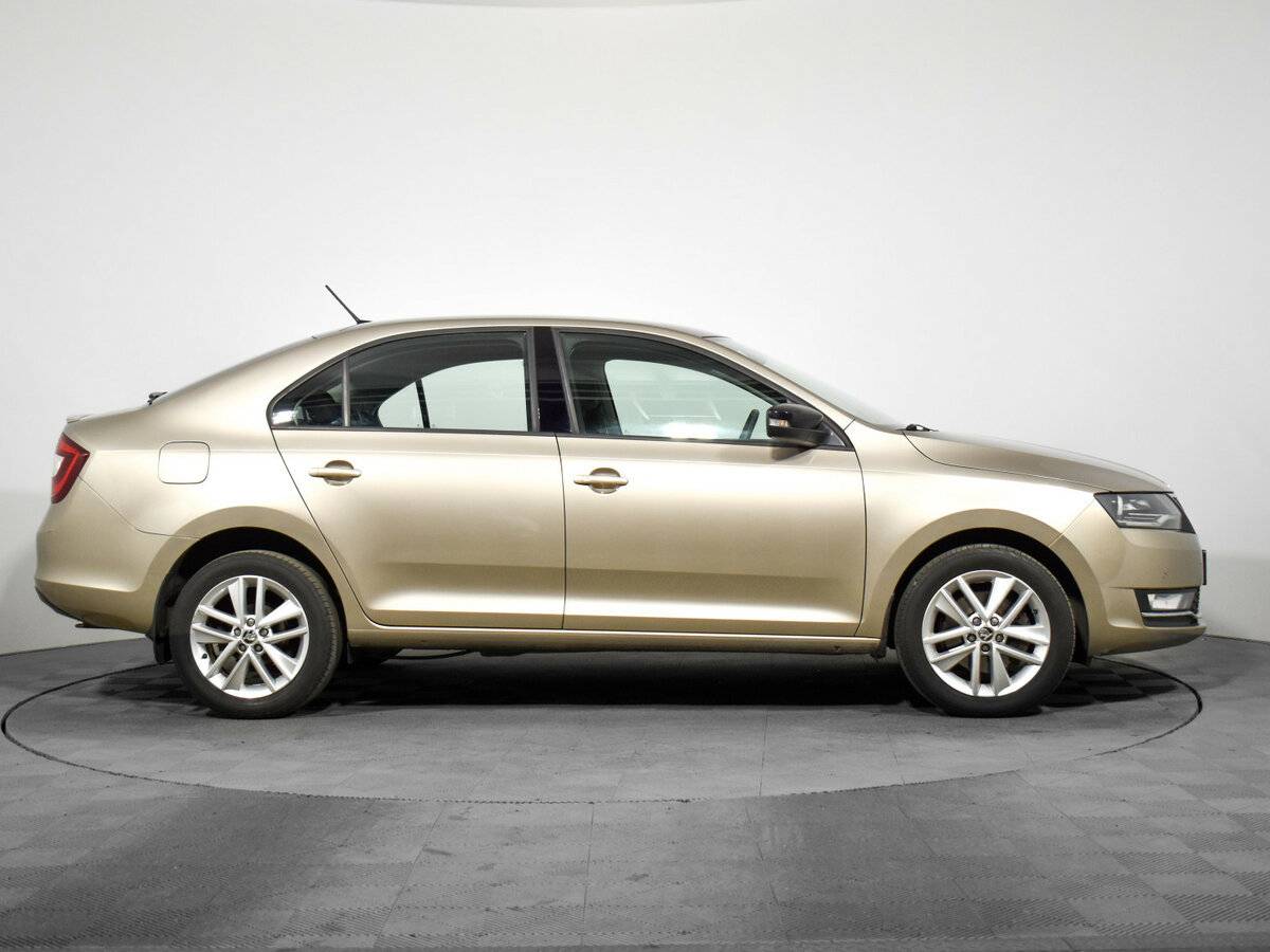 Купить Skoda Rapid с пробегом. Фото: #3
