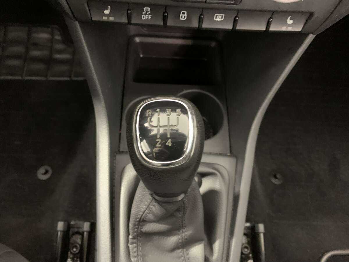 Купить Skoda Rapid с пробегом. Фото: #23