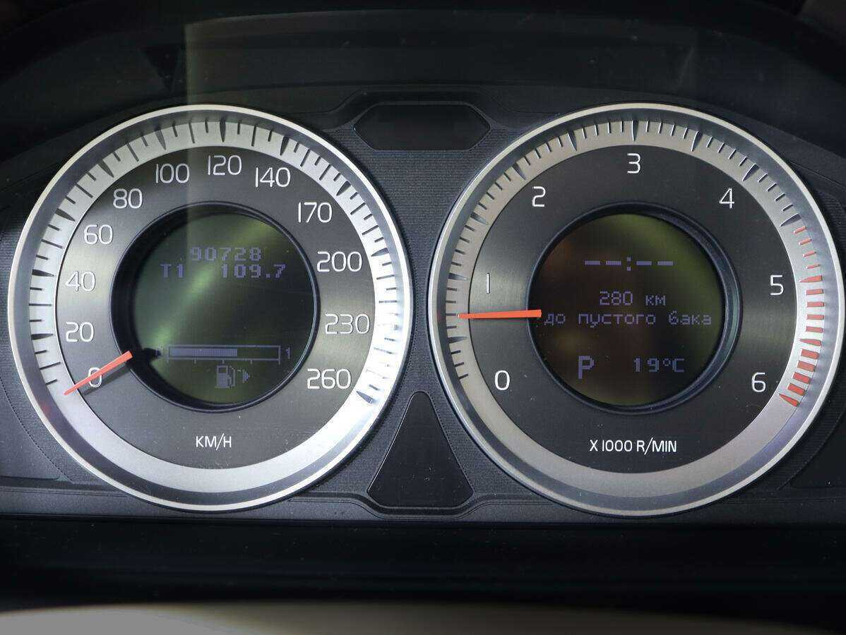 Купить Volvo XC70 с пробегом. Фото: #7