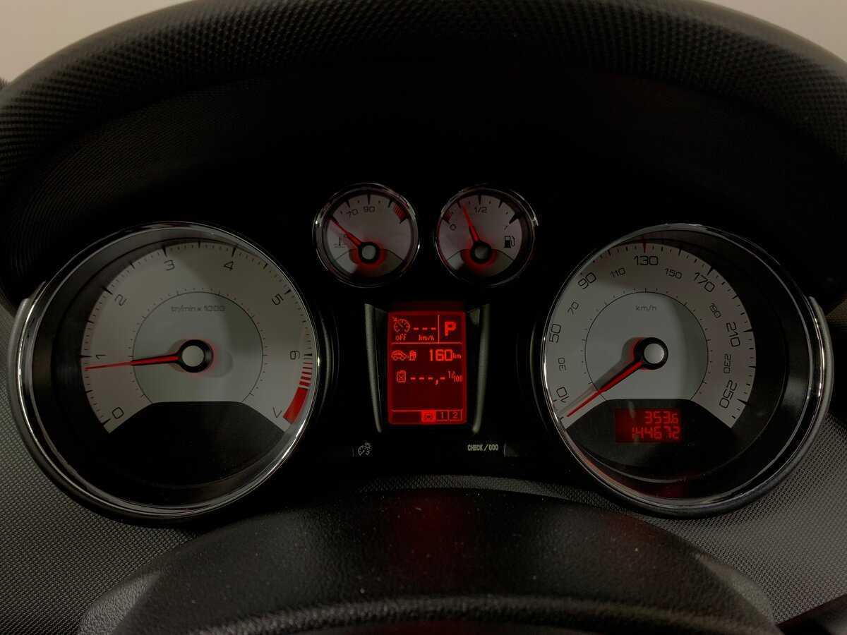 Купить Peugeot 308 с пробегом. Фото: #14