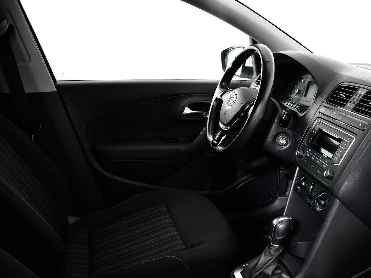 Купить Volkswagen Polo с пробегом. Фото: #4