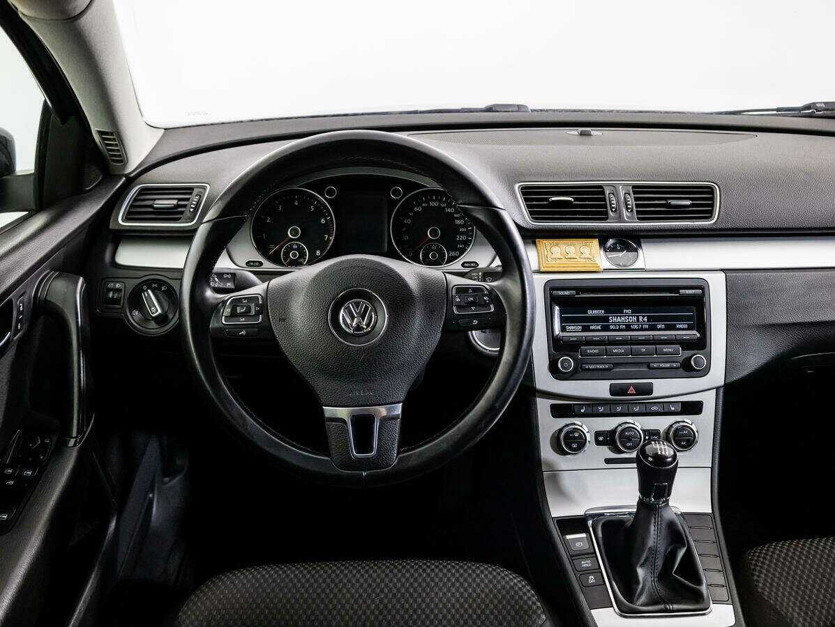 Купить Volkswagen Passat с пробегом. Фото: #11