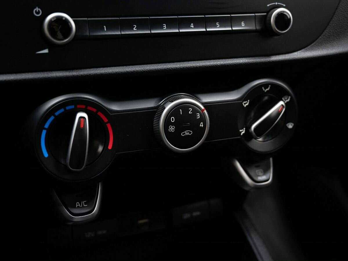 Купить Kia Rio с пробегом. Фото: #19