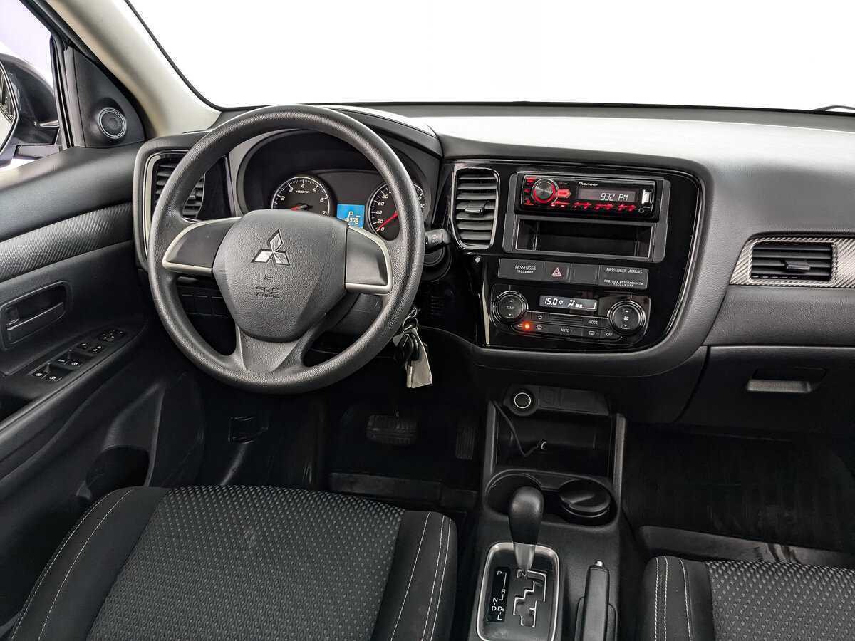Купить Mitsubishi Outlander с пробегом. Фото: #21