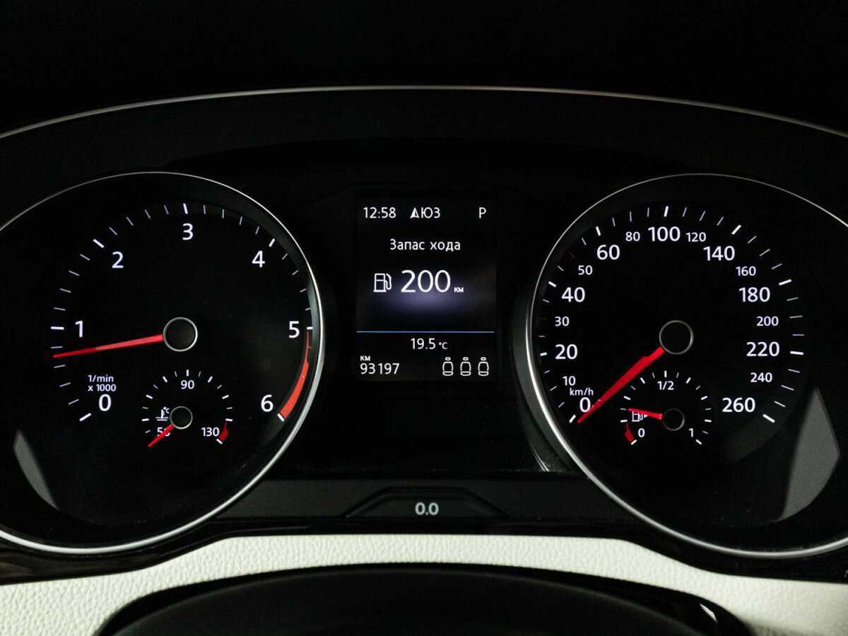 Купить Volkswagen Passat с пробегом. Фото: #11