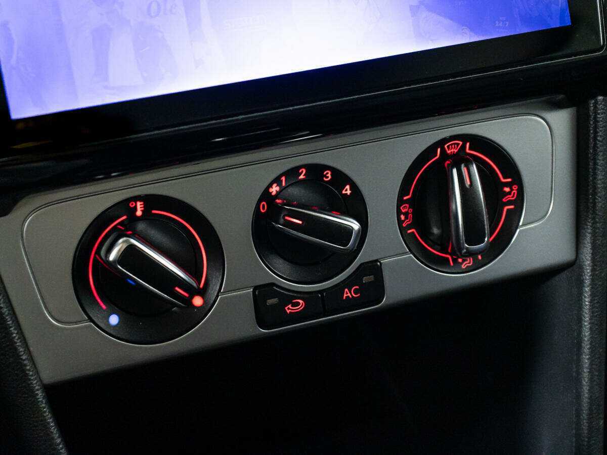 Купить Volkswagen Polo с пробегом. Фото: #16