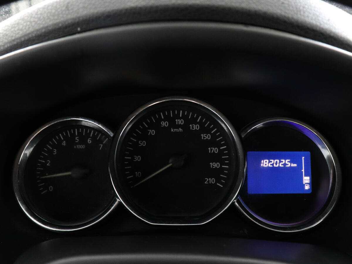 Купить Renault Sandero с пробегом. Фото: #10