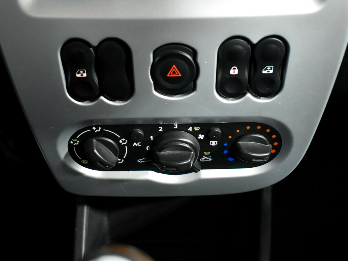 Купить Renault Sandero с пробегом. Фото: #15