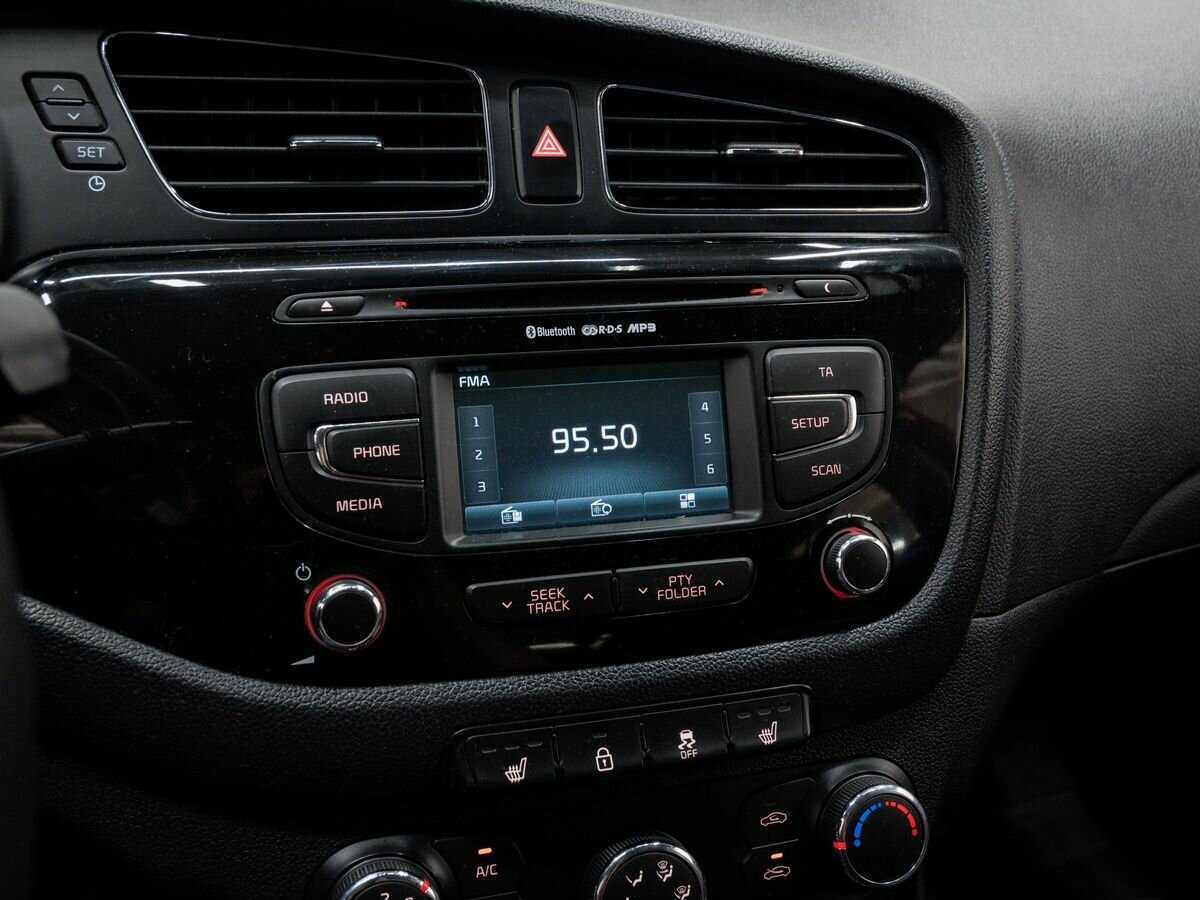 Купить Kia Ceed с пробегом. Фото: #19