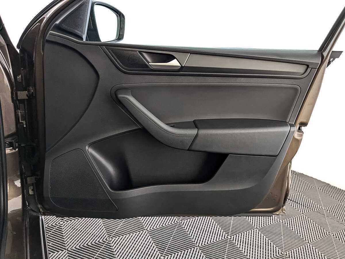 Купить Volkswagen Polo с пробегом. Фото: #20