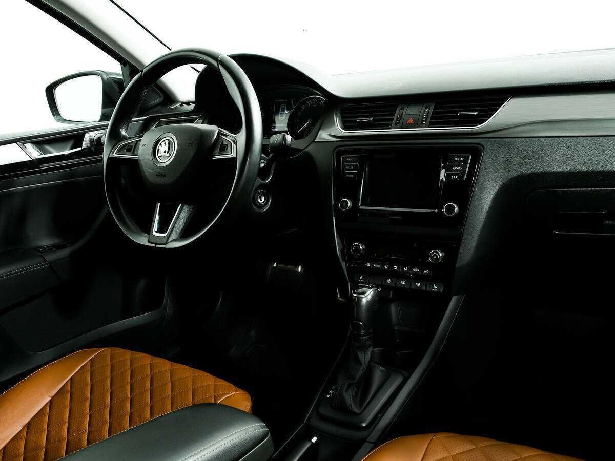 Купить Skoda Rapid с пробегом. Фото: #8