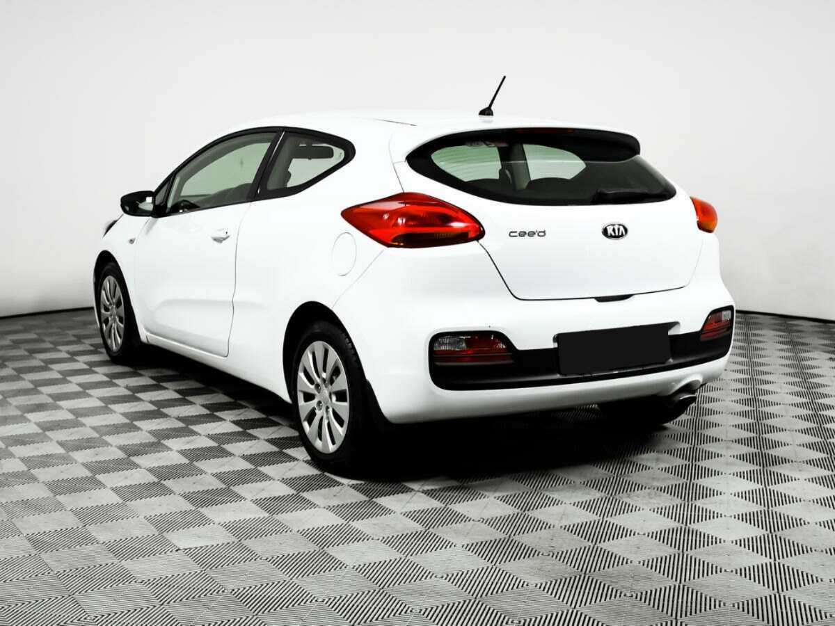 Купить Kia Ceed с пробегом. Фото: #6