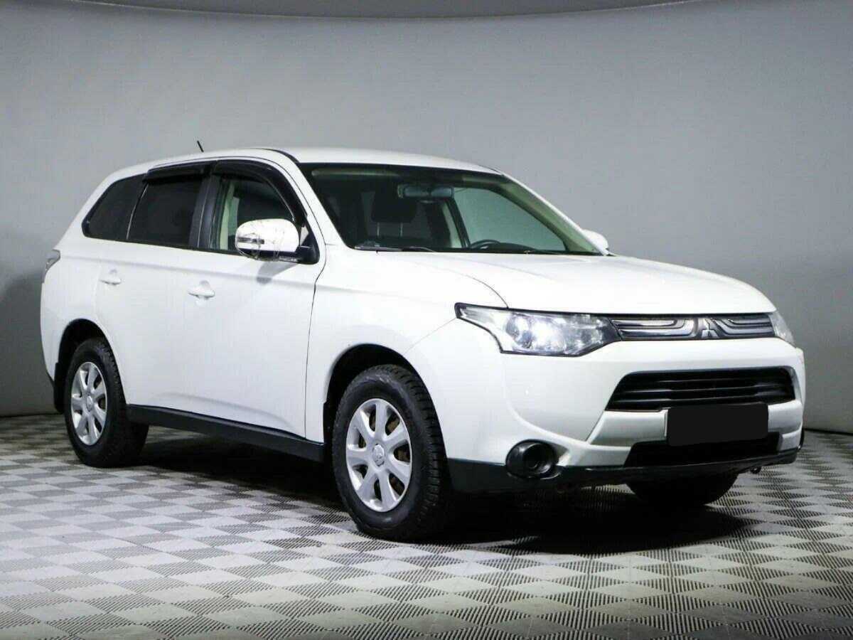 Купить Mitsubishi Outlander с пробегом. Фото: #2
