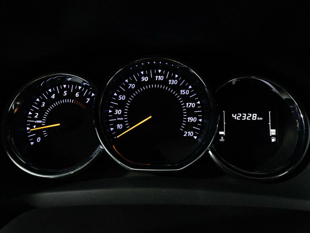 Купить Renault Sandero с пробегом. Фото: #11