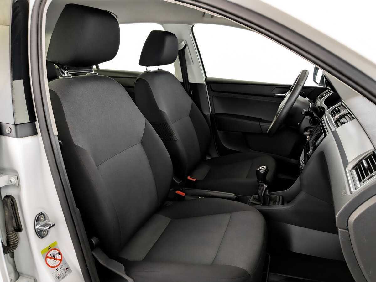 Купить Skoda Rapid с пробегом. Фото: #22