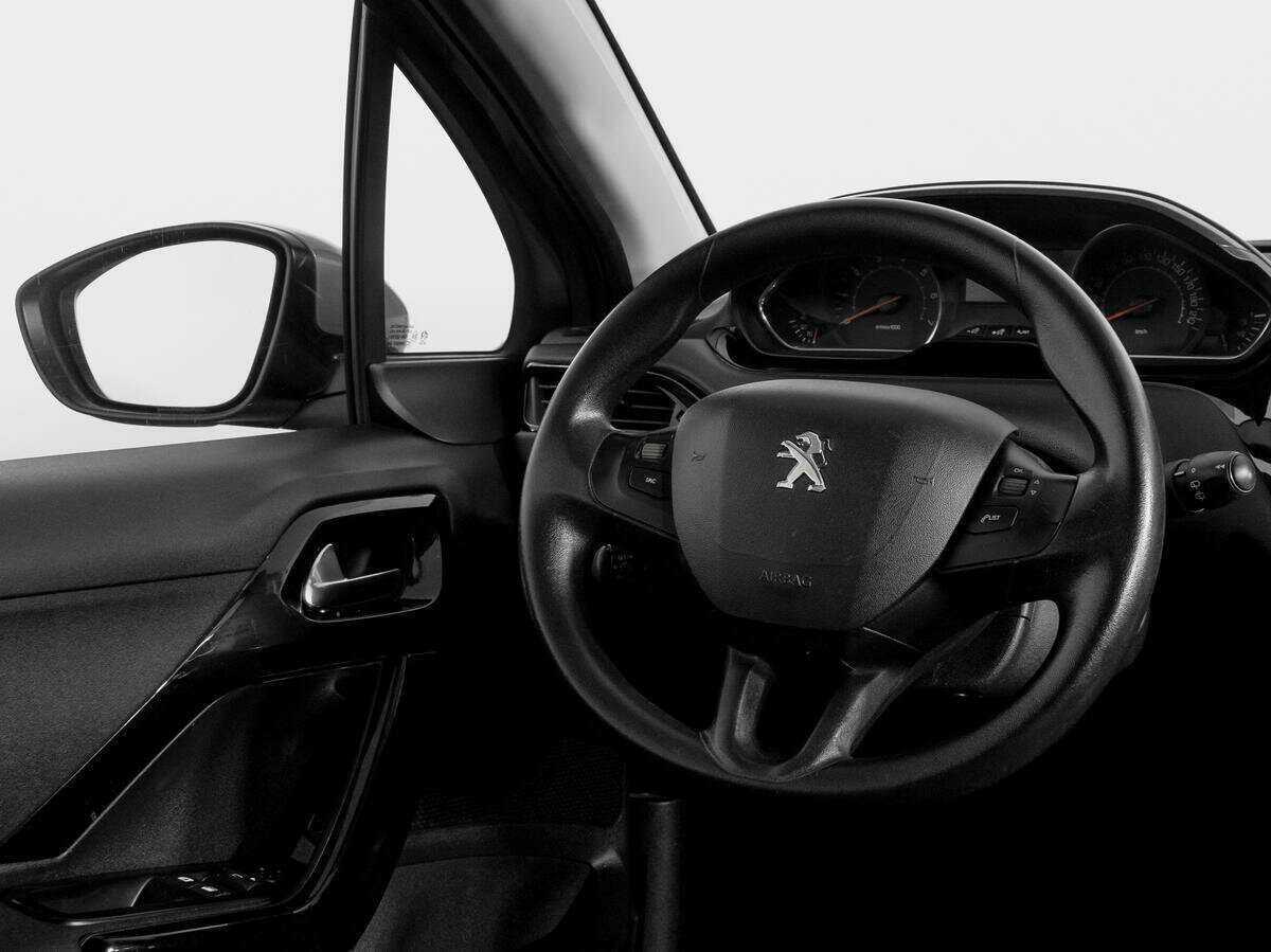 Купить Peugeot 208 с пробегом. Фото: #13