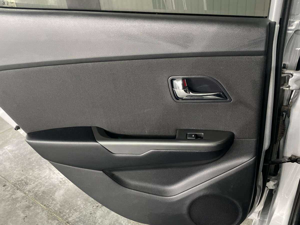 Купить Kia Rio с пробегом. Фото: #18