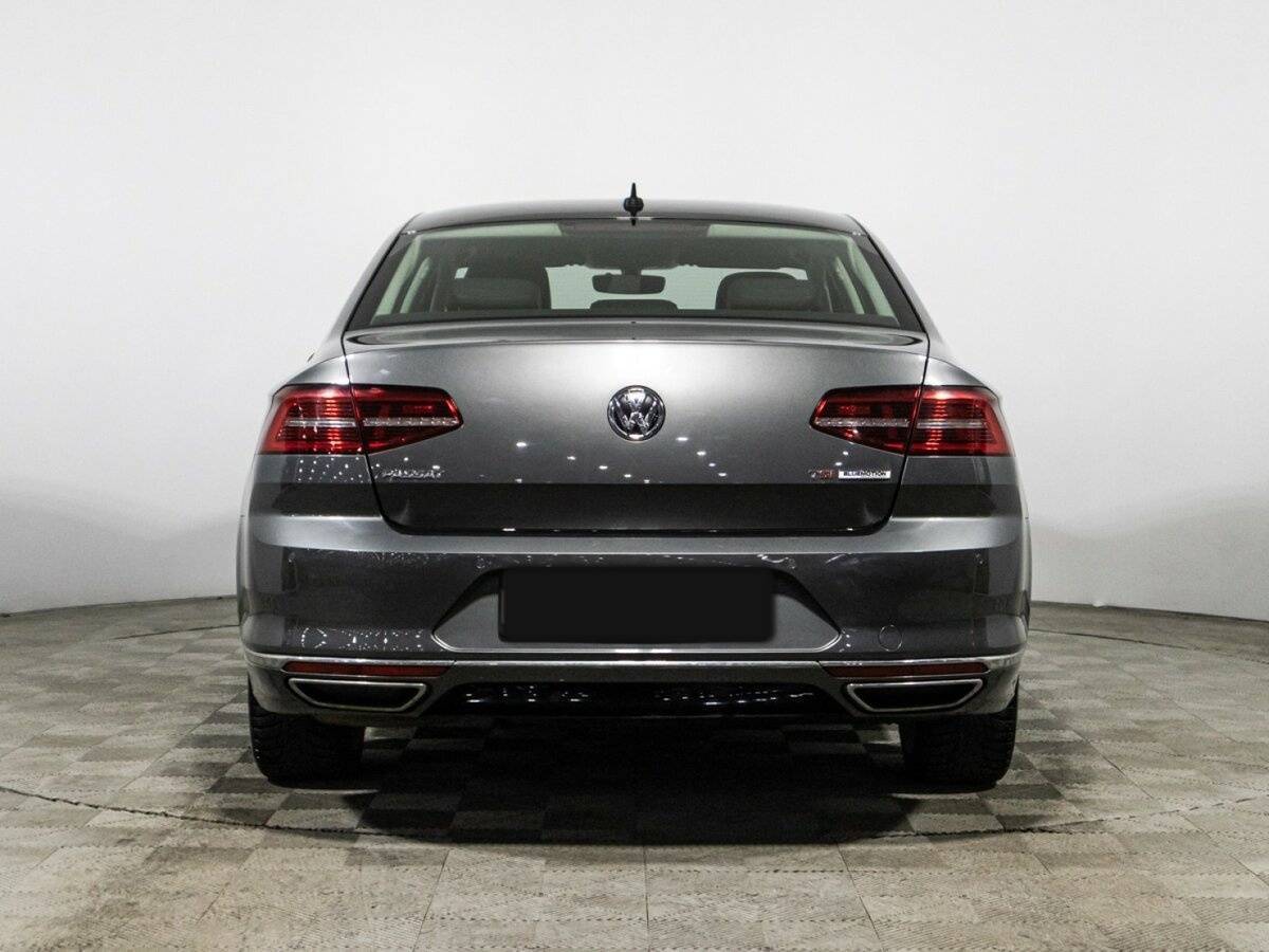 Купить Volkswagen Passat с пробегом. Фото: #5