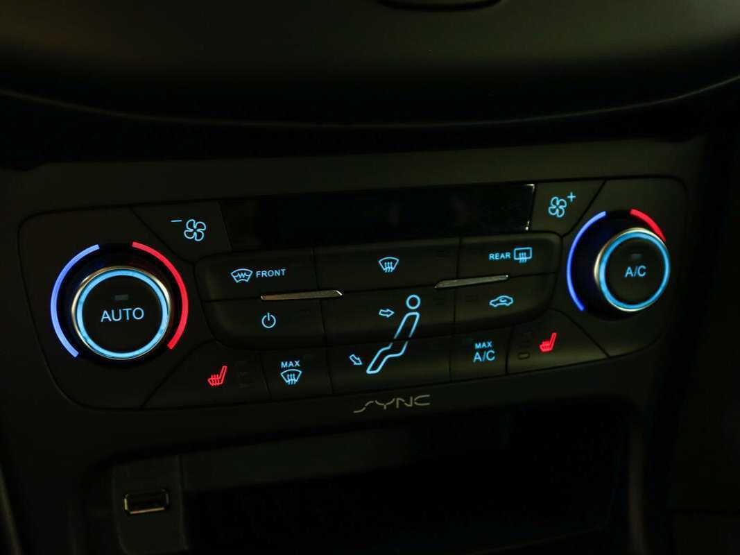 Купить Ford Focus с пробегом. Фото: #15