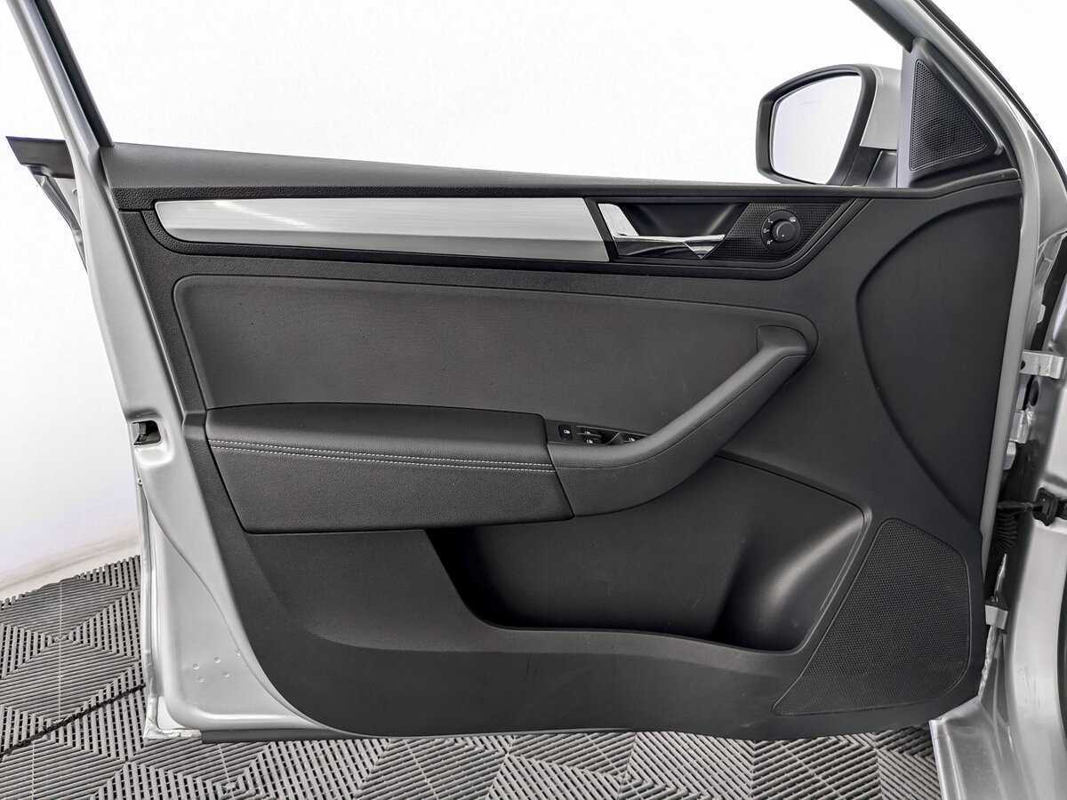 Купить Skoda Rapid с пробегом. Фото: #14