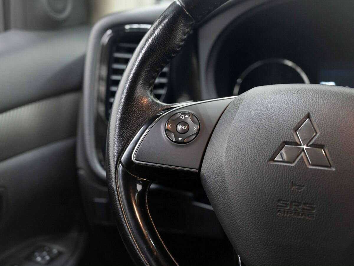 Купить Mitsubishi Outlander с пробегом. Фото: #14