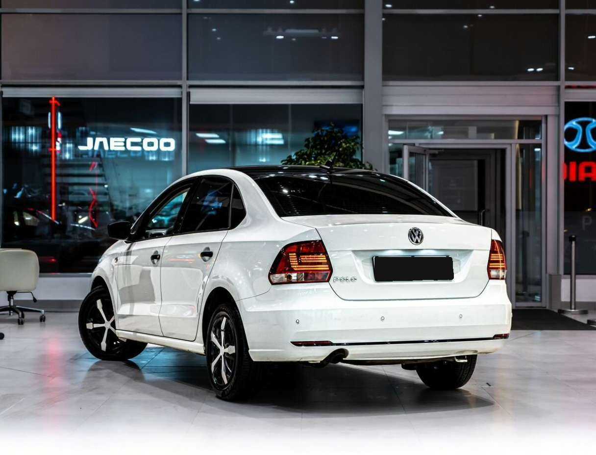 Купить Volkswagen Polo с пробегом. Фото: #3