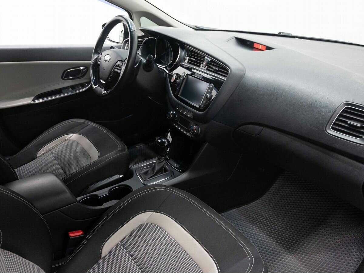 Купить Kia Ceed с пробегом. Фото: #12