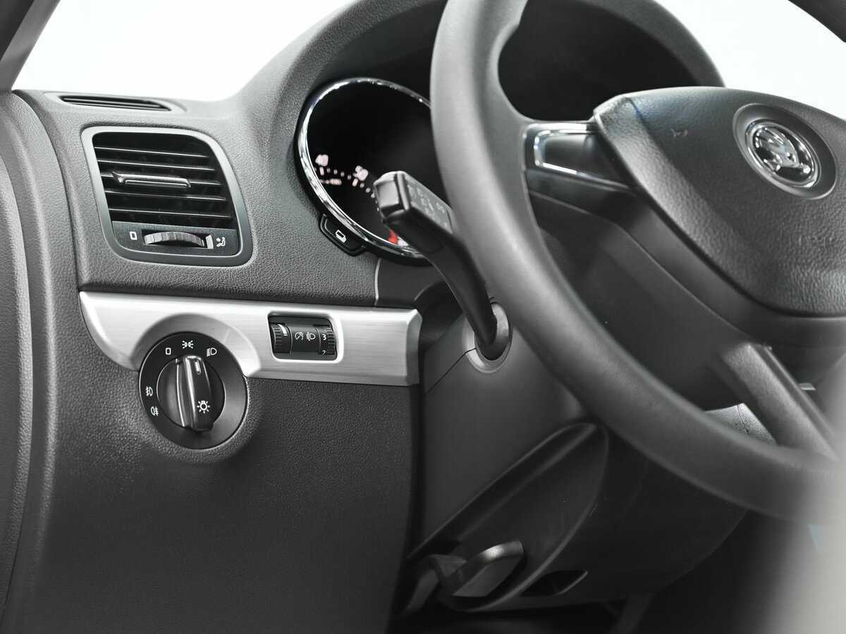 Купить Skoda Yeti с пробегом. Фото: #9