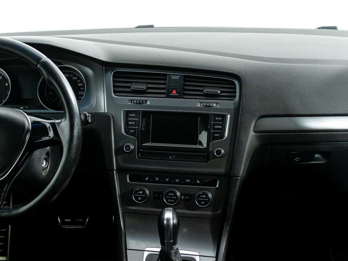 Купить Volkswagen Golf с пробегом. Фото: #8
