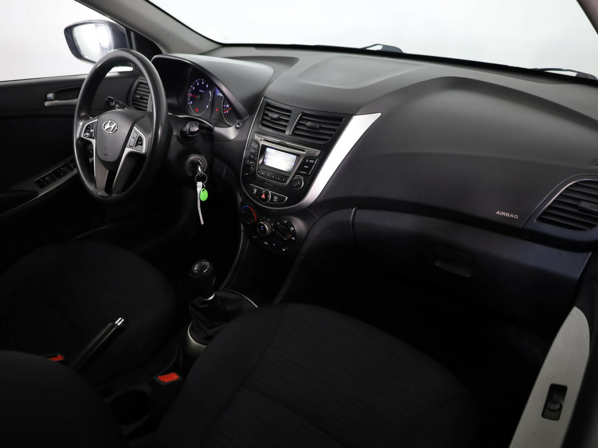 Купить Hyundai Solaris с пробегом. Фото: #14