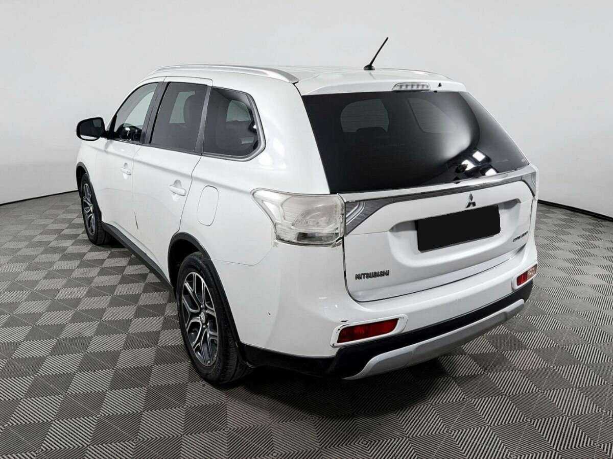 Купить Mitsubishi Outlander с пробегом. Фото: #5