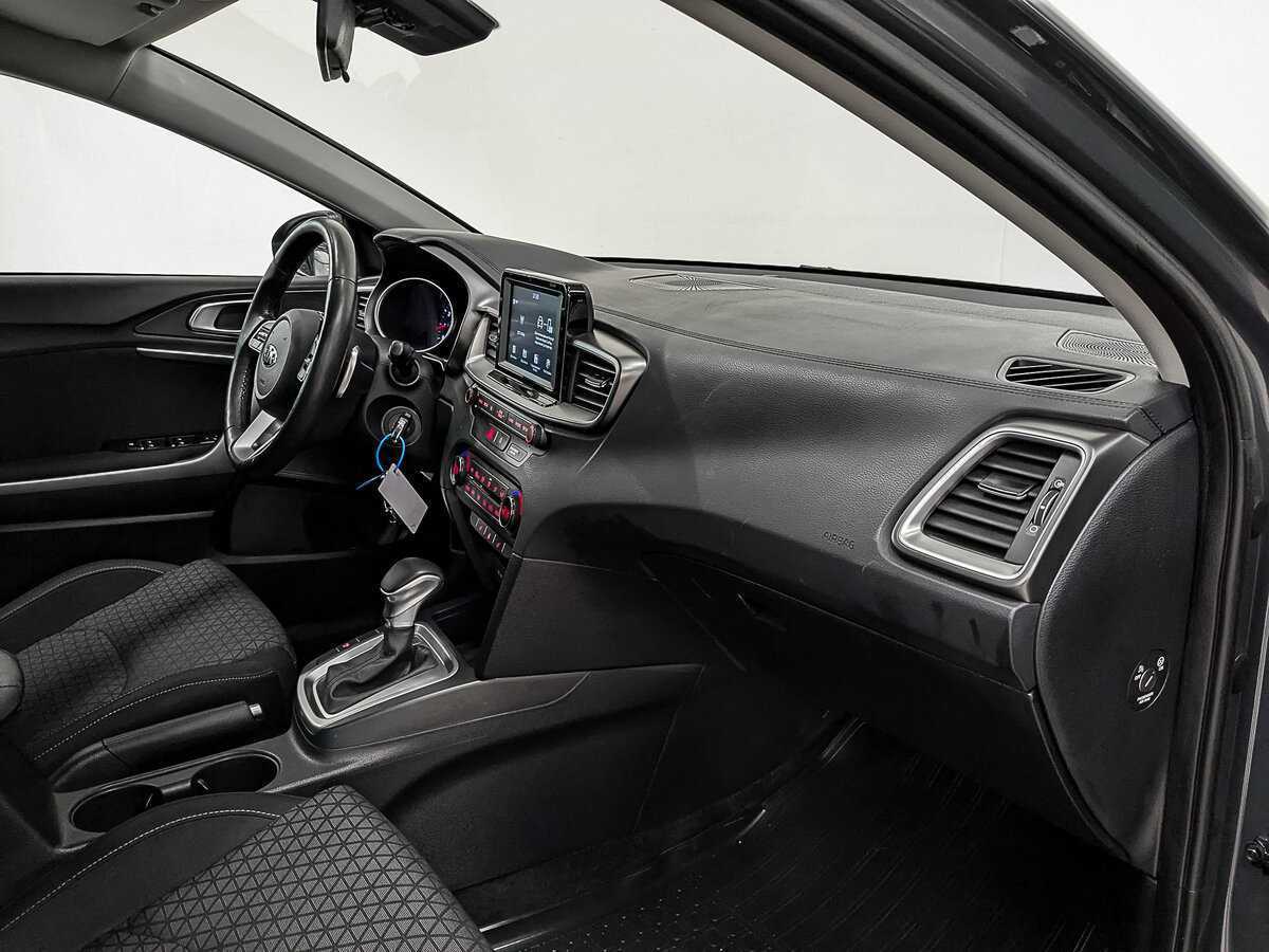 Купить Kia Ceed с пробегом. Фото: #12