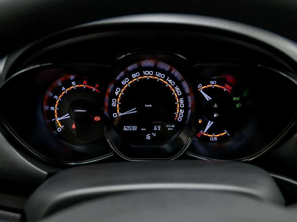 Купить Lada (ВАЗ) Vesta с пробегом. Фото: #17