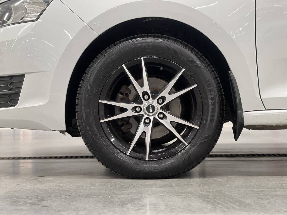 Купить Skoda Rapid с пробегом. Фото: #17