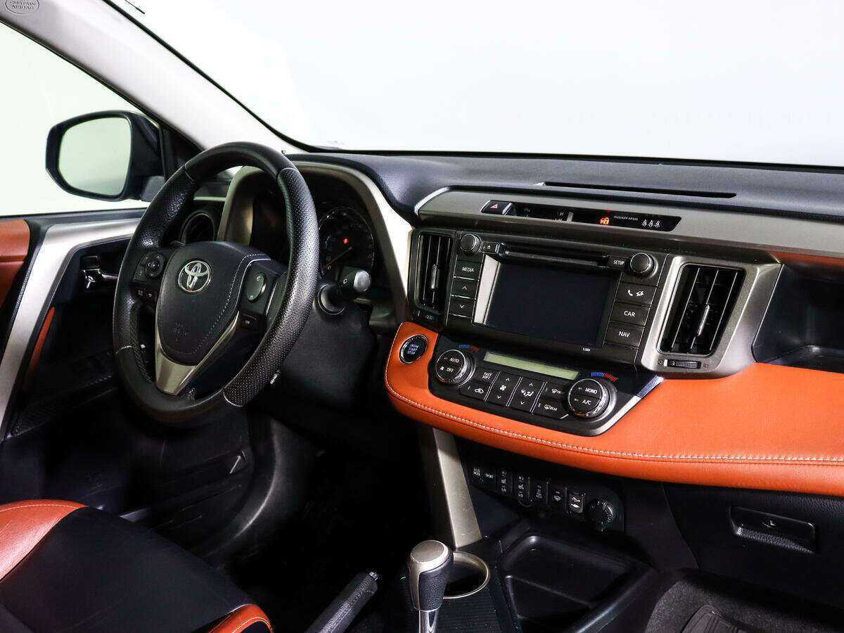 Купить Toyota RAV4 с пробегом. Фото: #6