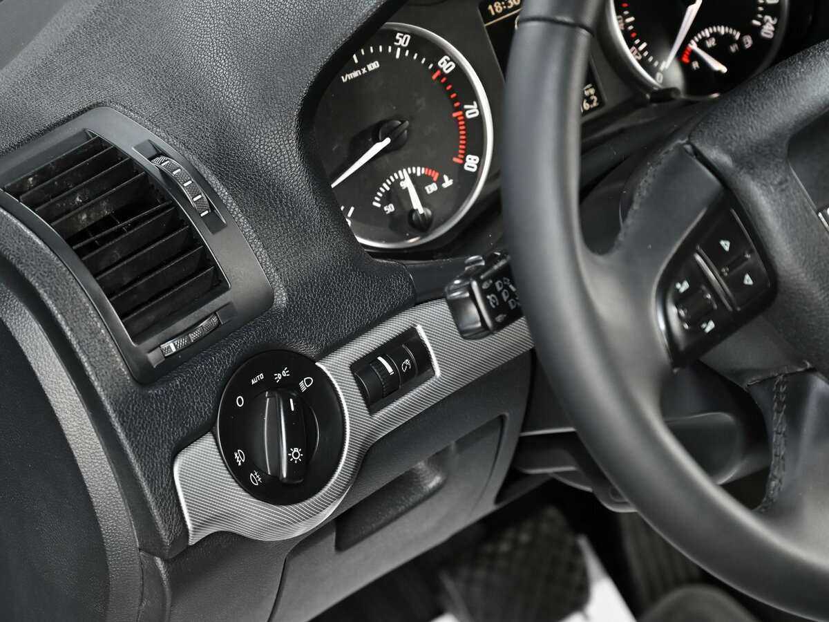 Купить Skoda Octavia с пробегом. Фото: #7