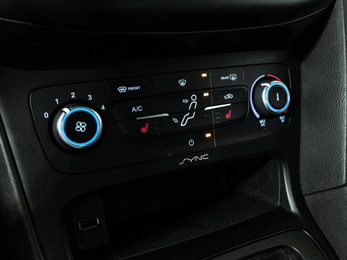 Купить Ford Focus с пробегом. Фото: #14