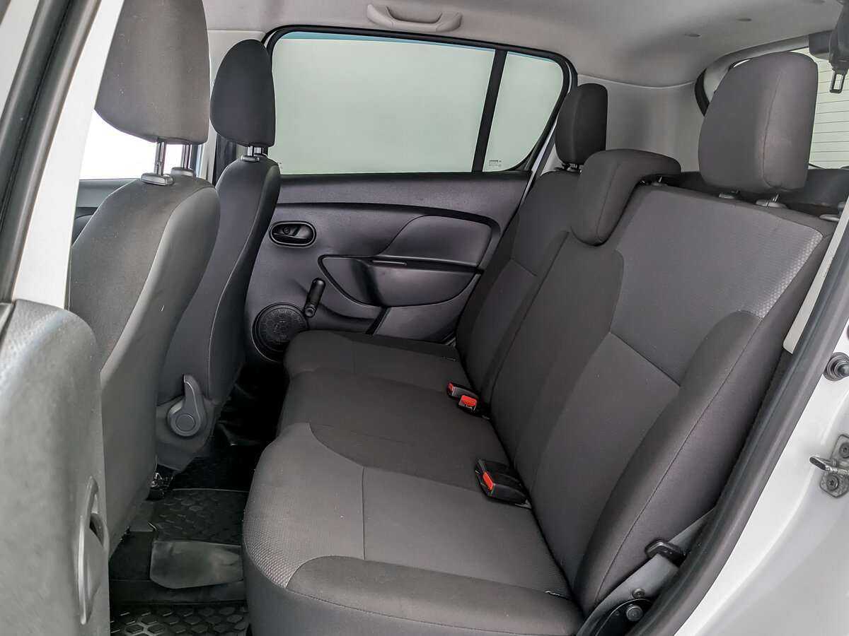Купить Renault Sandero с пробегом. Фото: #9