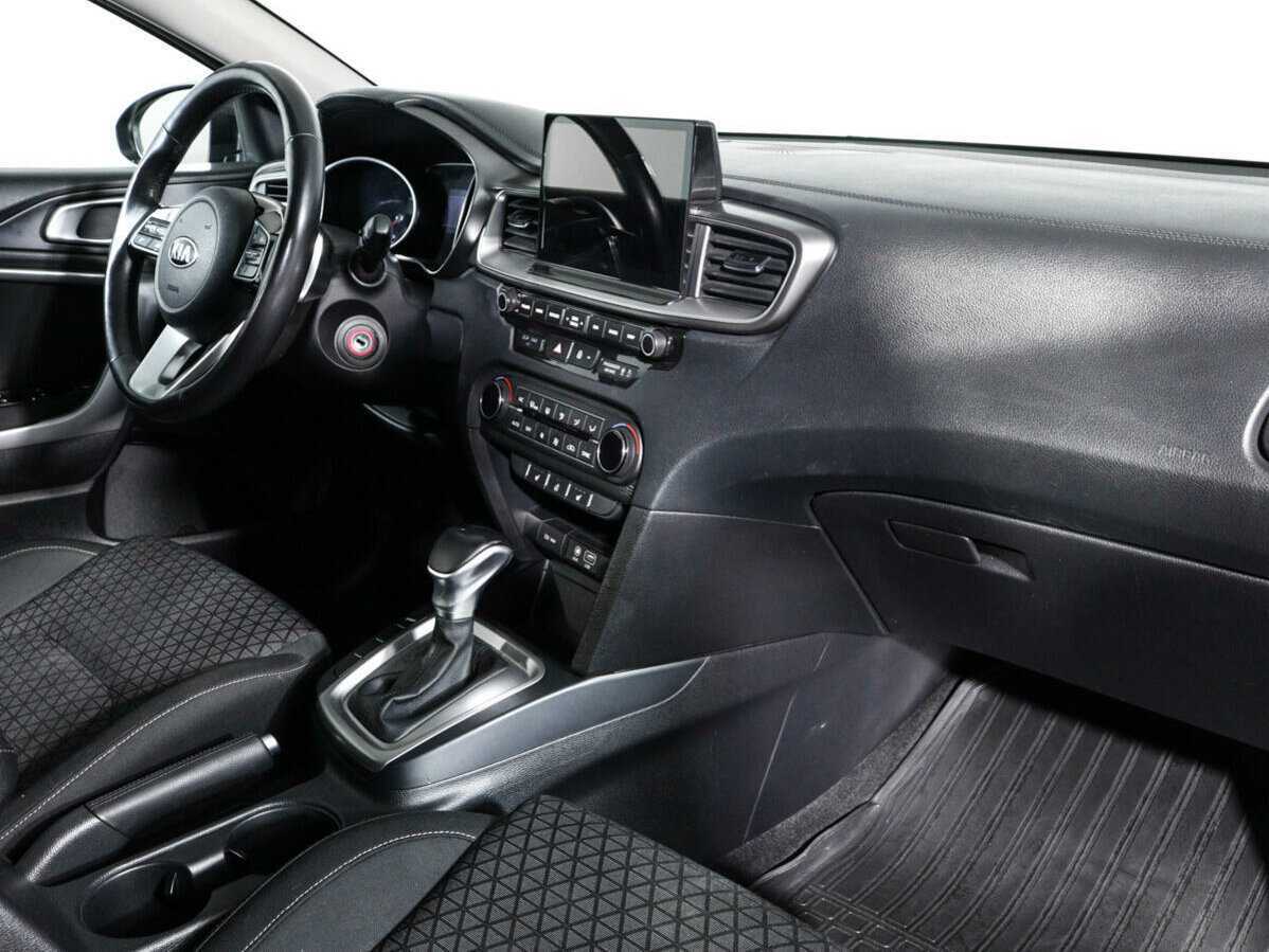 Купить Kia Ceed с пробегом. Фото: #8