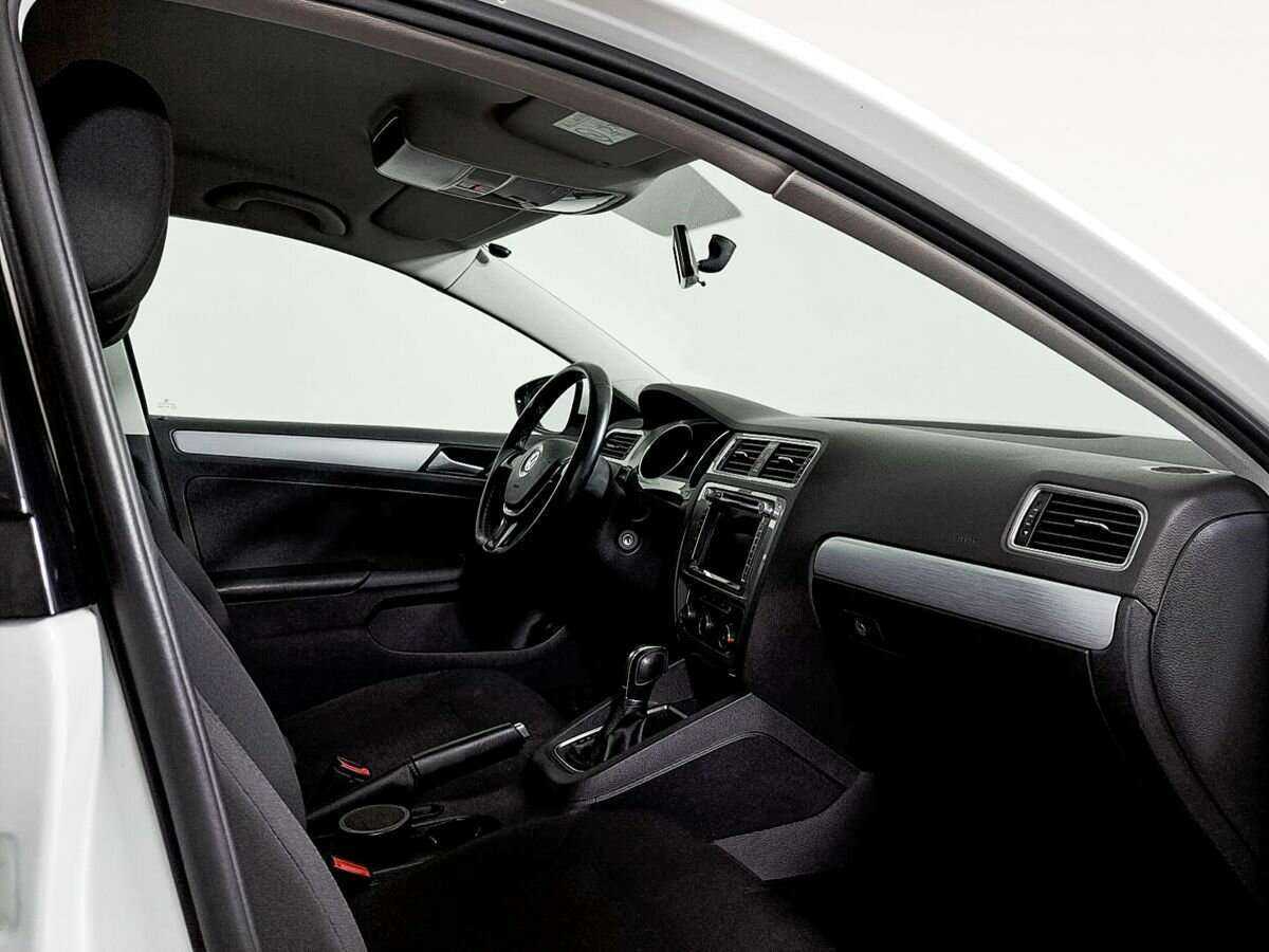 Купить Volkswagen Jetta с пробегом. Фото: #7