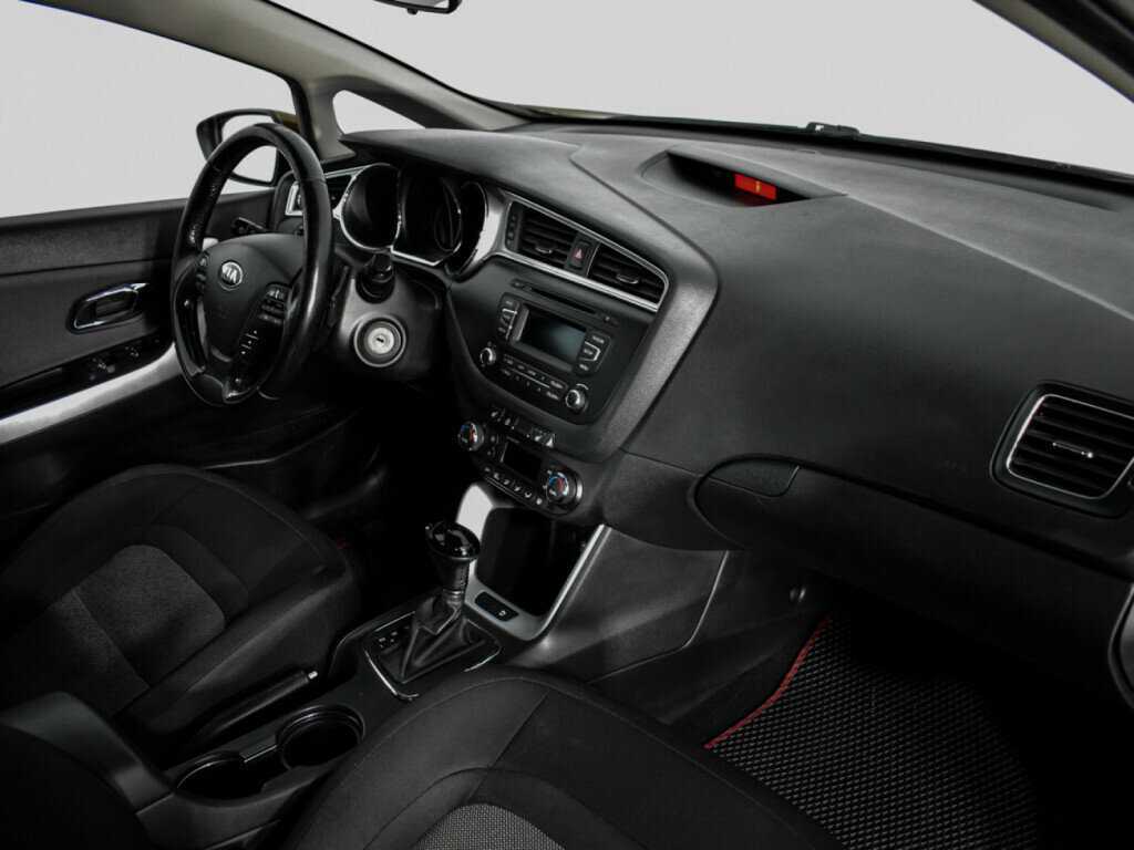 Купить Kia Ceed с пробегом. Фото: #9