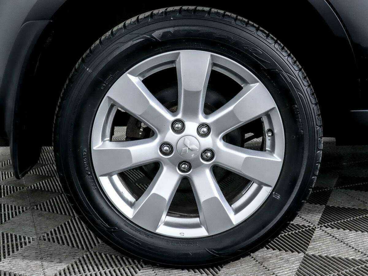 Купить Mitsubishi Outlander с пробегом. Фото: #13