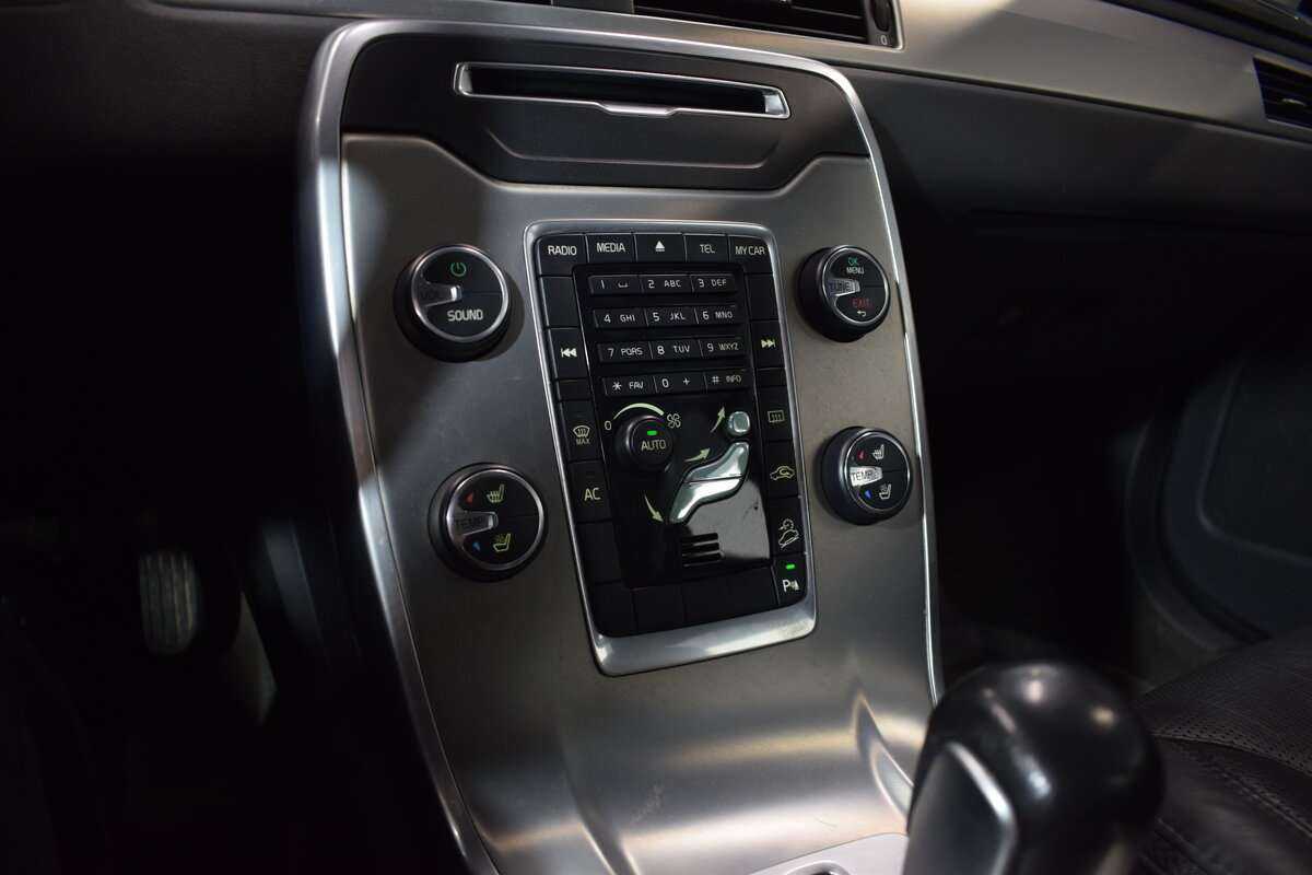 Купить Volvo XC70 с пробегом. Фото: #23