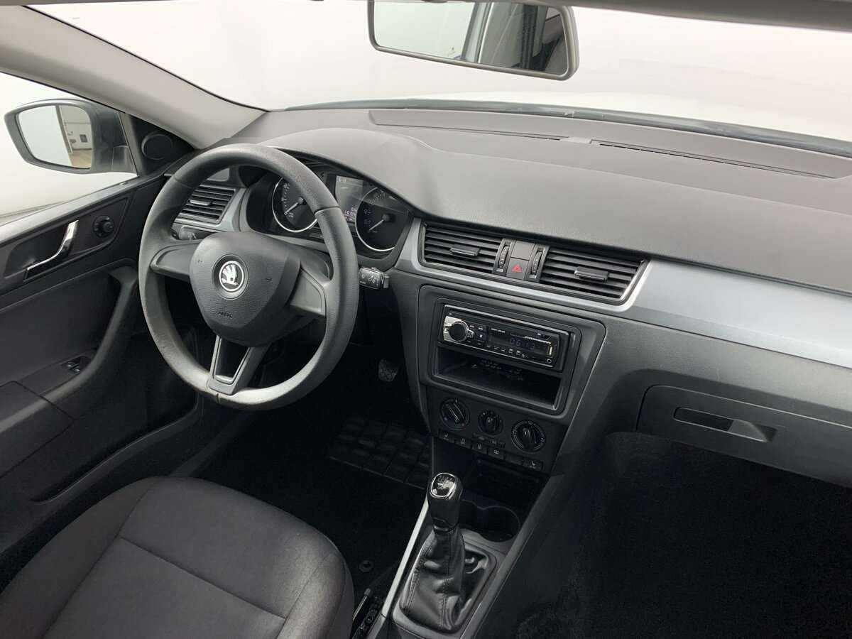 Купить Skoda Rapid с пробегом. Фото: #10