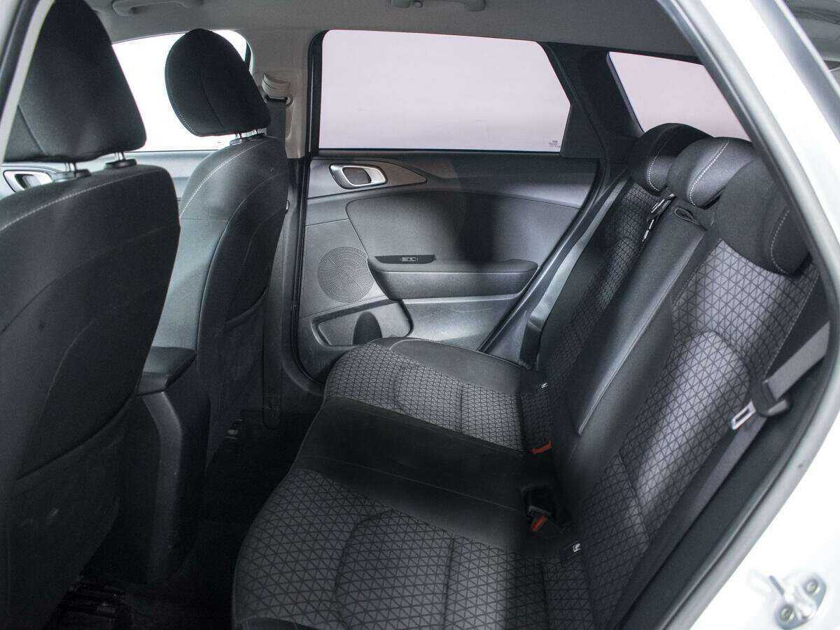 Купить Kia Ceed с пробегом. Фото: #9